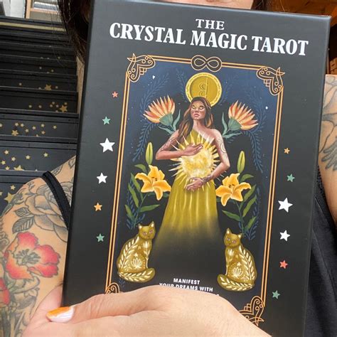The Art of Tarot Reading with Crystal Energy: Guide to the Crystal Magix Tarot
